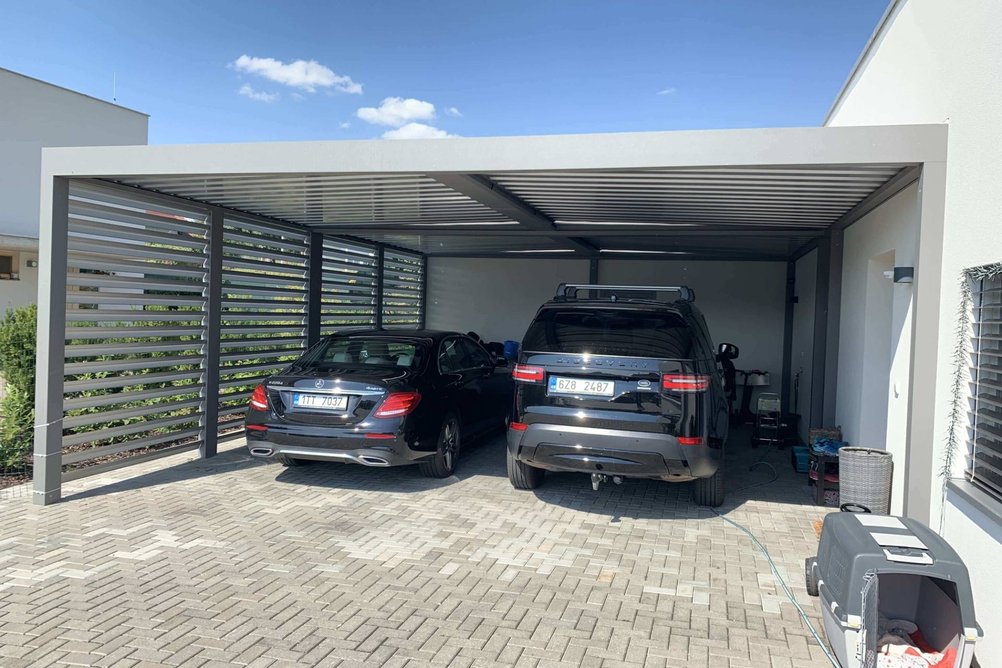 Carport u rodinného domu