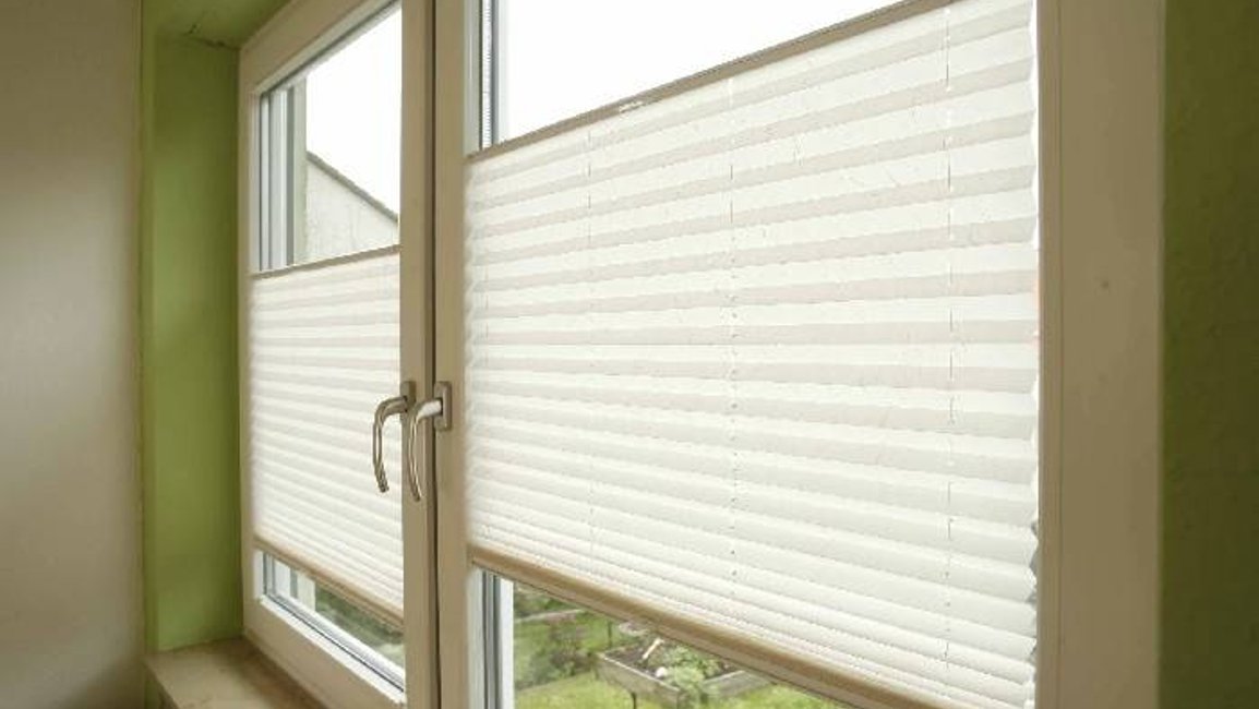 Plisé žaluzie: Univerzální a současně výjimečné stínění oken