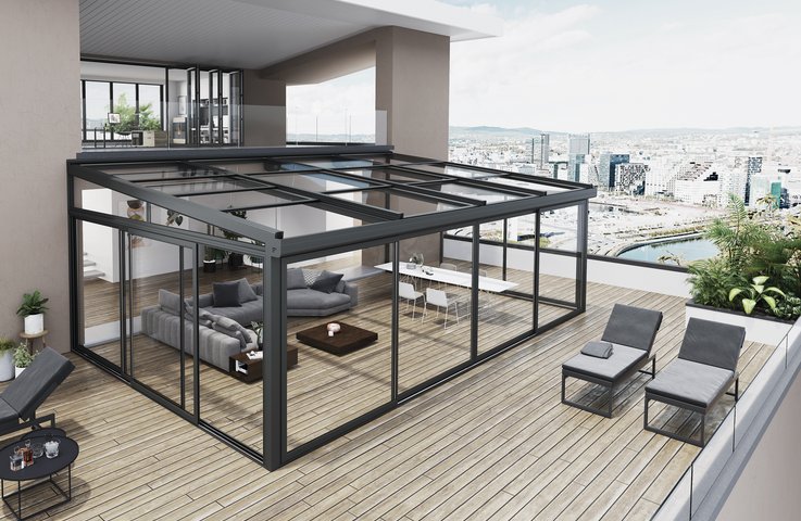 Prémiová zimní zahrada Motus TT z hliníkové konstrukce s velkorysým prosklením proměňuje střešní terasu v celoroční obytný prostor. Posuvné zasklení a motoricky otevíratelná střecha propojují interiér s exteriérem a umožňují užívat si výhled na město za každého počasí.