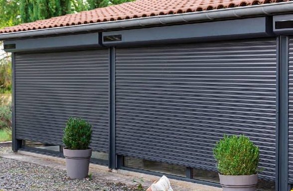 Rolety se solárním pohonem