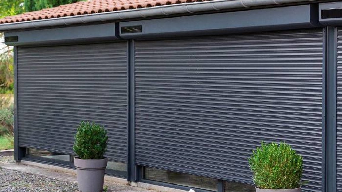 Rolety se solárním pohonem – pohodlné stínění bez elektřiny