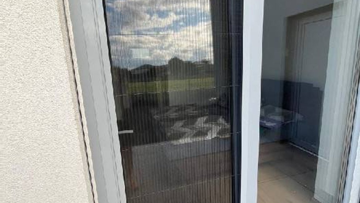 Úzké plisé sítě proti hmyzu: Když potřebujete ochranu i v těsném prostoru