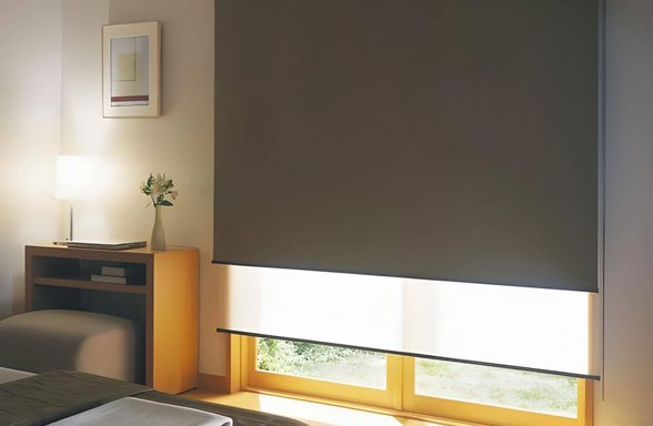 Zatemňovací rolety v balkonových dveřích