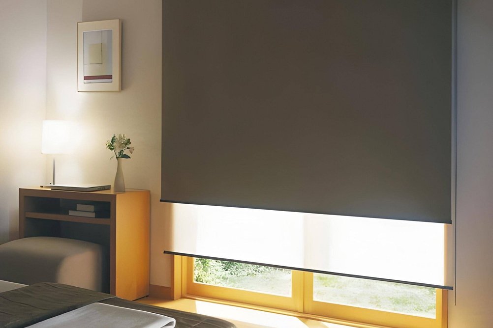 Zatemňovací rolety v balkonových dveřích